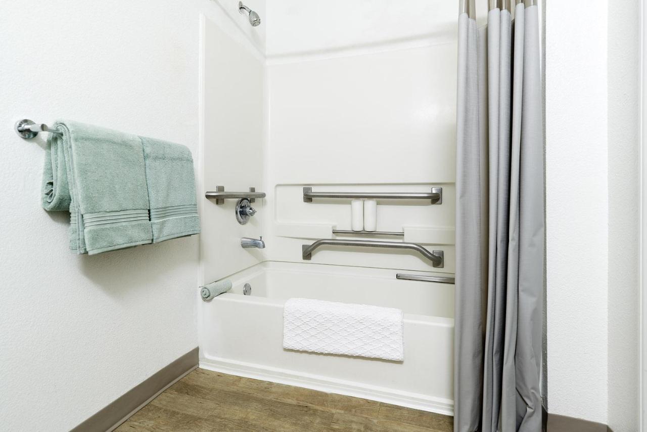 Intown Suites Extended Stay West Palm Beach Fl - Military Trail Rd Buitenkant foto