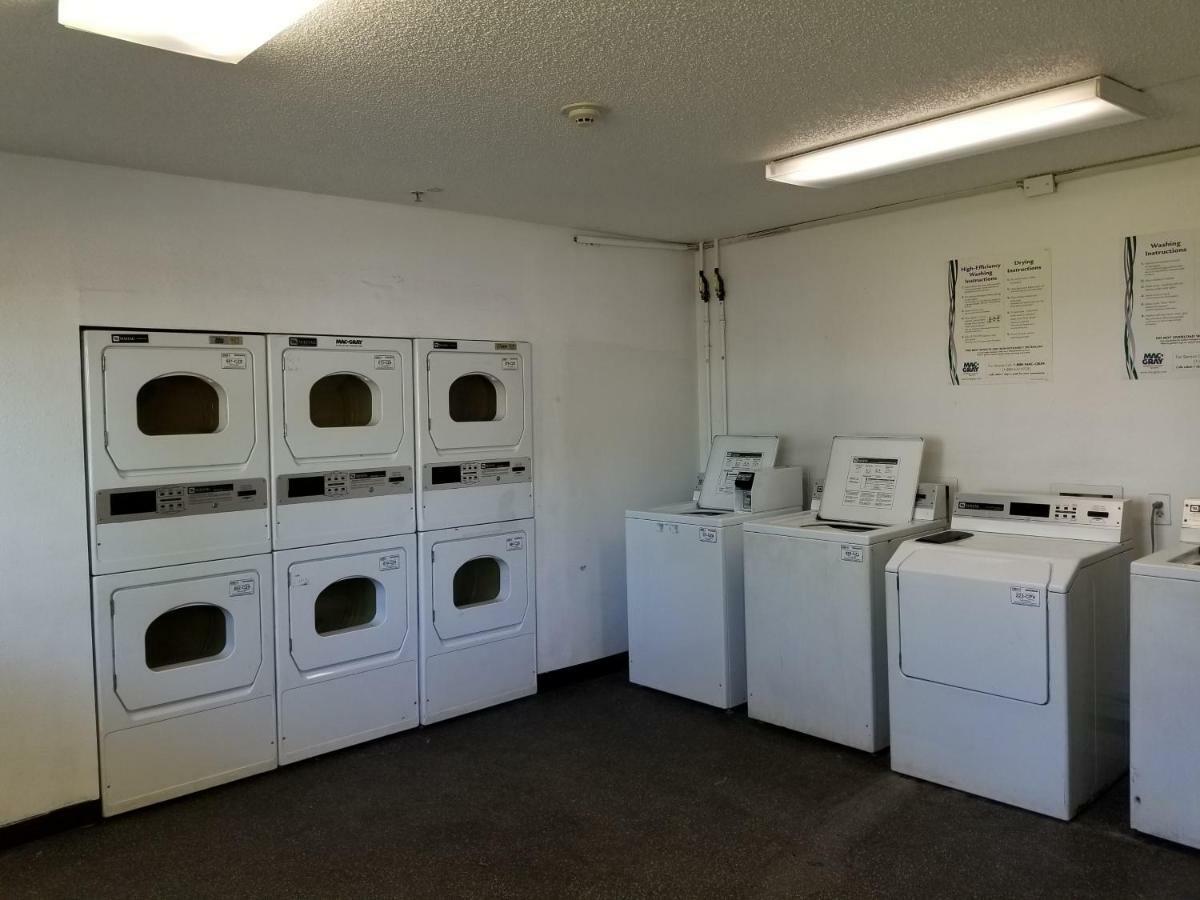 Intown Suites Extended Stay West Palm Beach Fl - Military Trail Rd Buitenkant foto